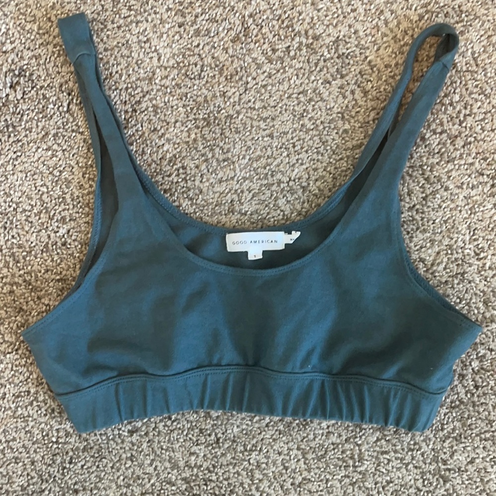 Scoop neck sports bra